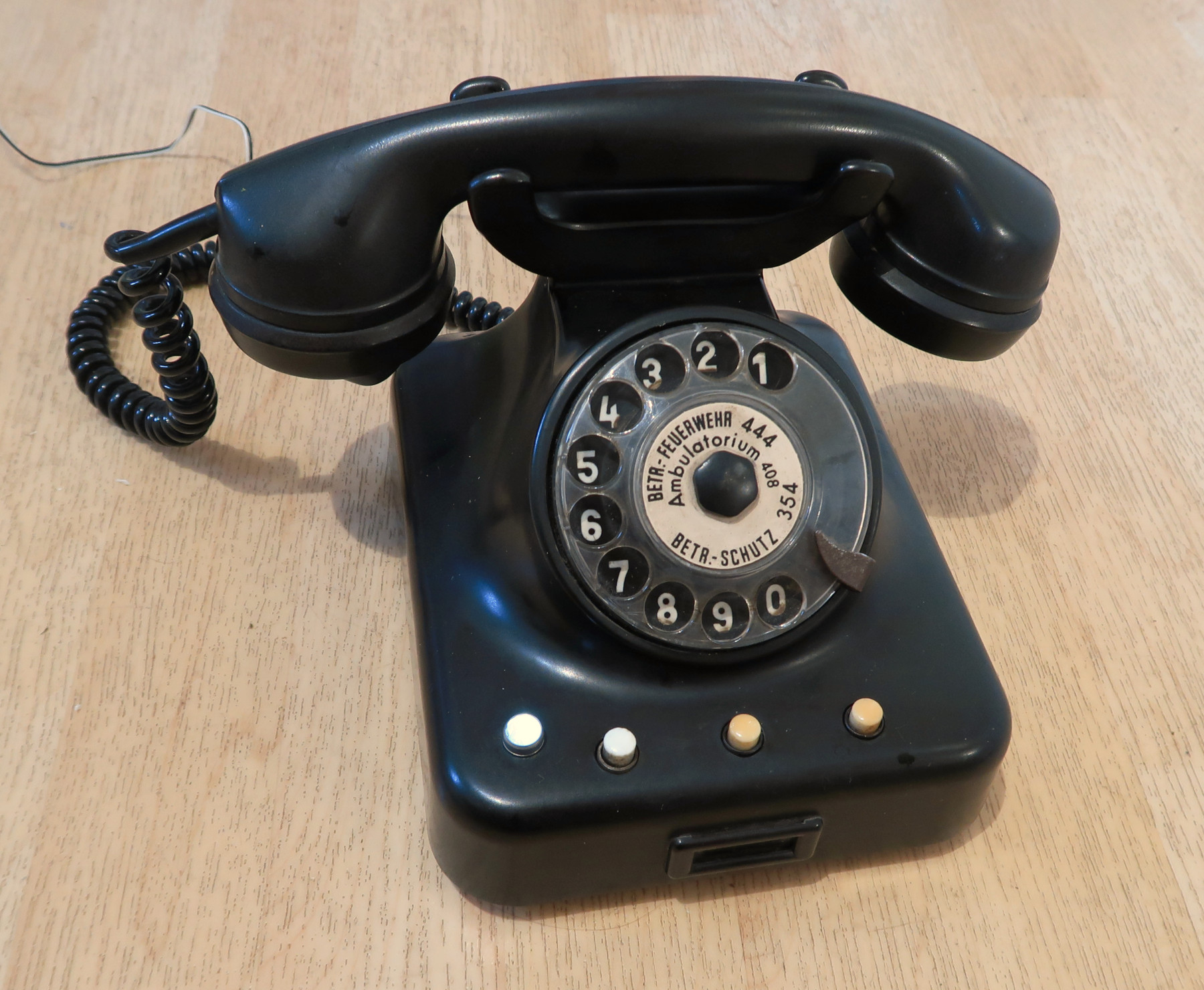 Waehlscheibentelefon Waehlscheibentelefon